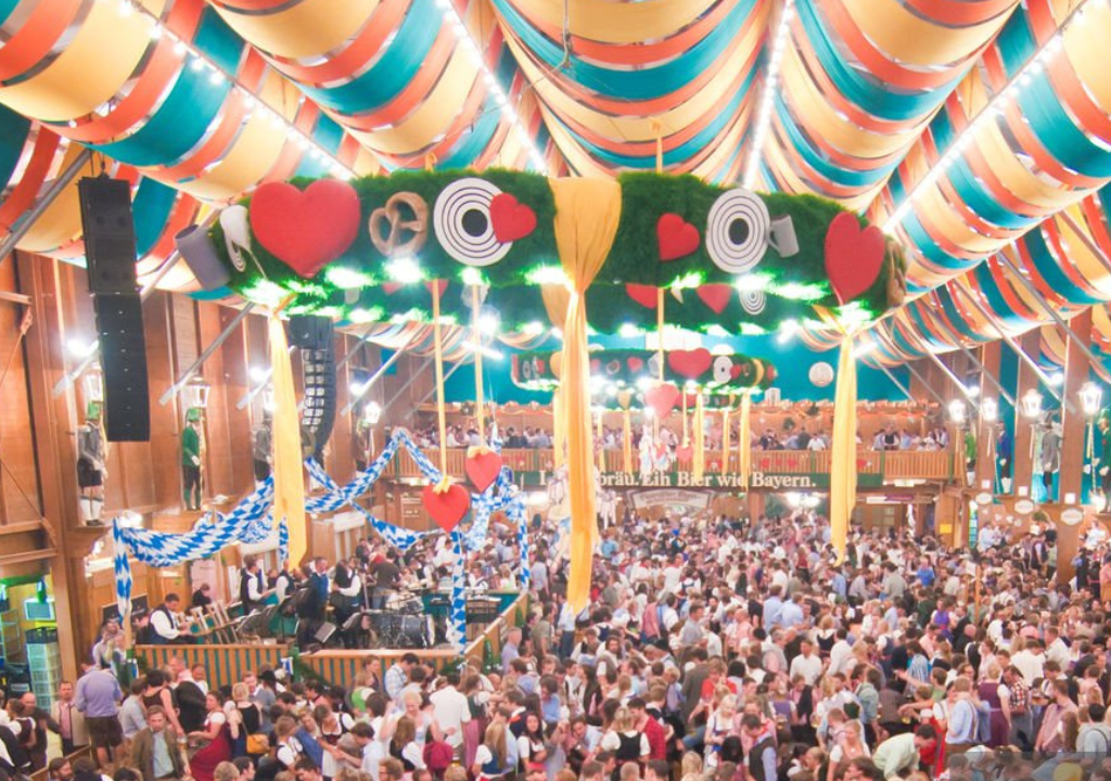 Welche Lederhose für Damen zum Oktoberfest? Der ultimative Guide von Lederhose Oktoberfest 2026