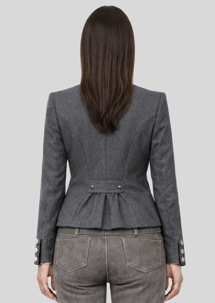 Rückansicht graue alpine Damenjacke