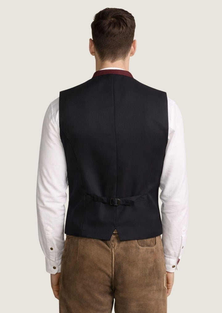 Klassische Herren Trachtenweste aus rotem Samt zur Kombination mit Lederhose