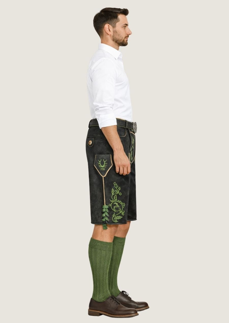 Herren Lederhose in Schwarz mit Used-Look und feiner grüner Stickerei