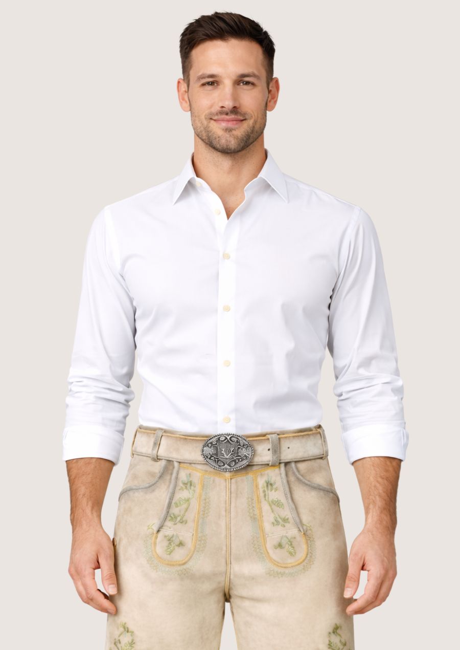 Weißes plissiertes bayerisches Herrenhemd im klassischen alpinen Trachtenstil